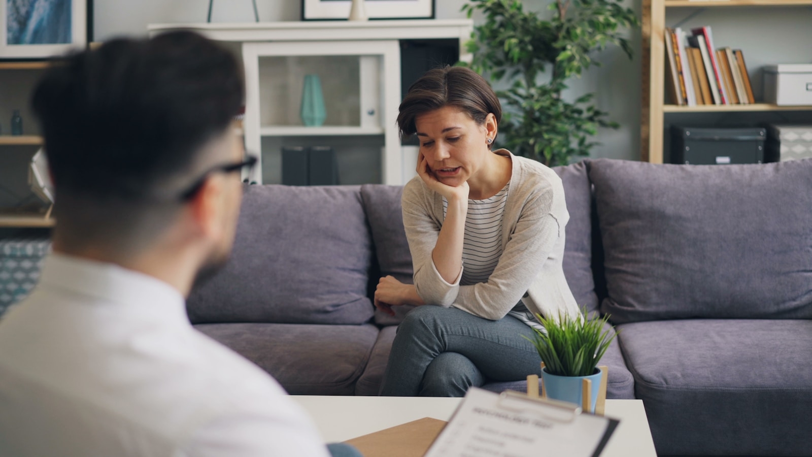 An advisor answering a client question
